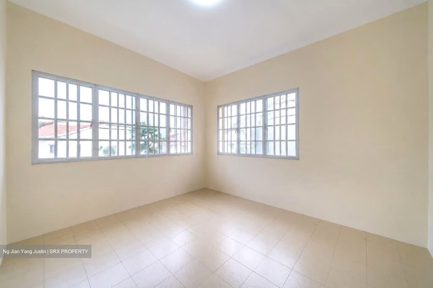 Parry Avenue (D19), Terrace #563320361